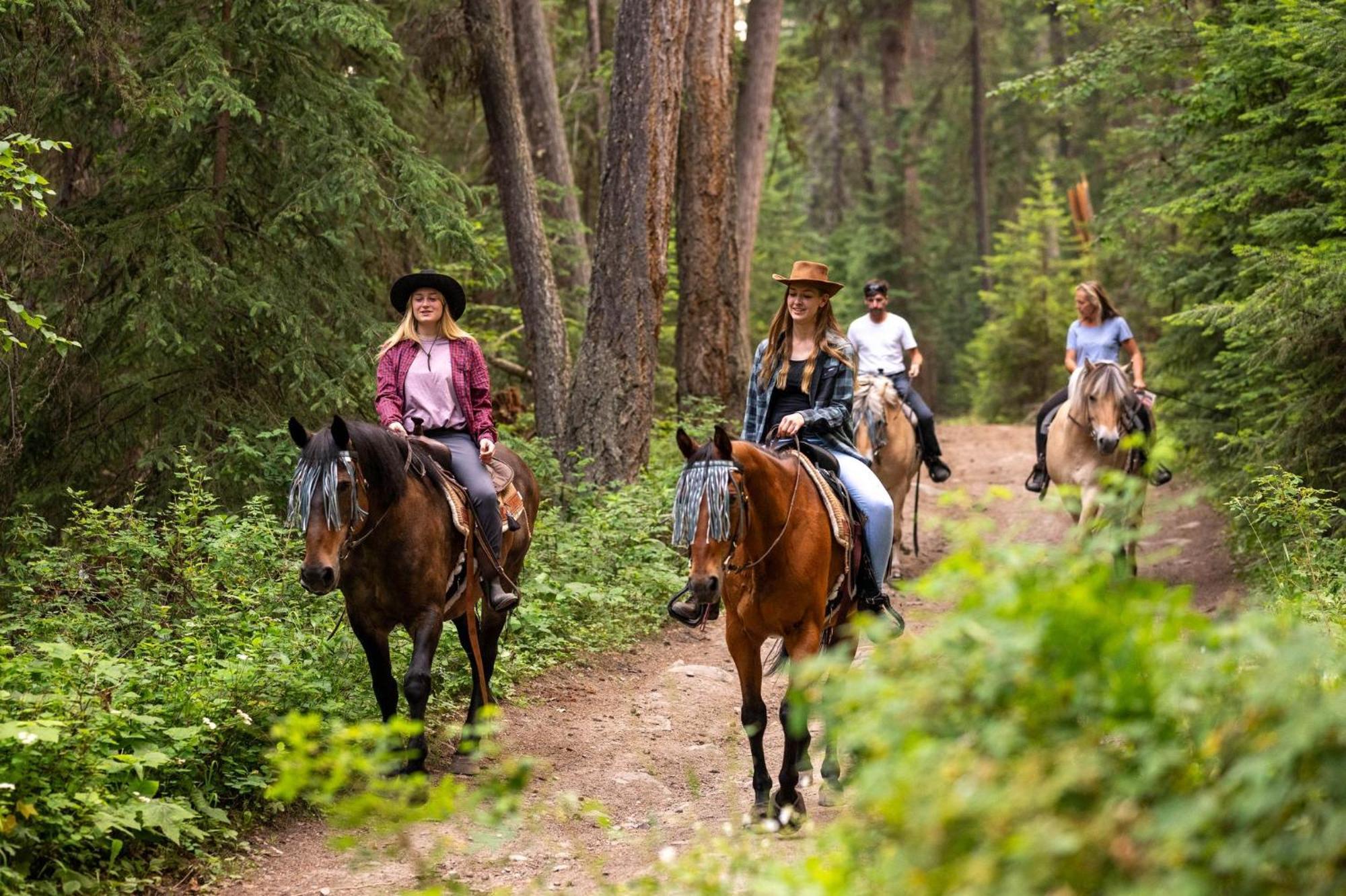 Beaver Guest Ranch Bridge Lake Luaran gambar